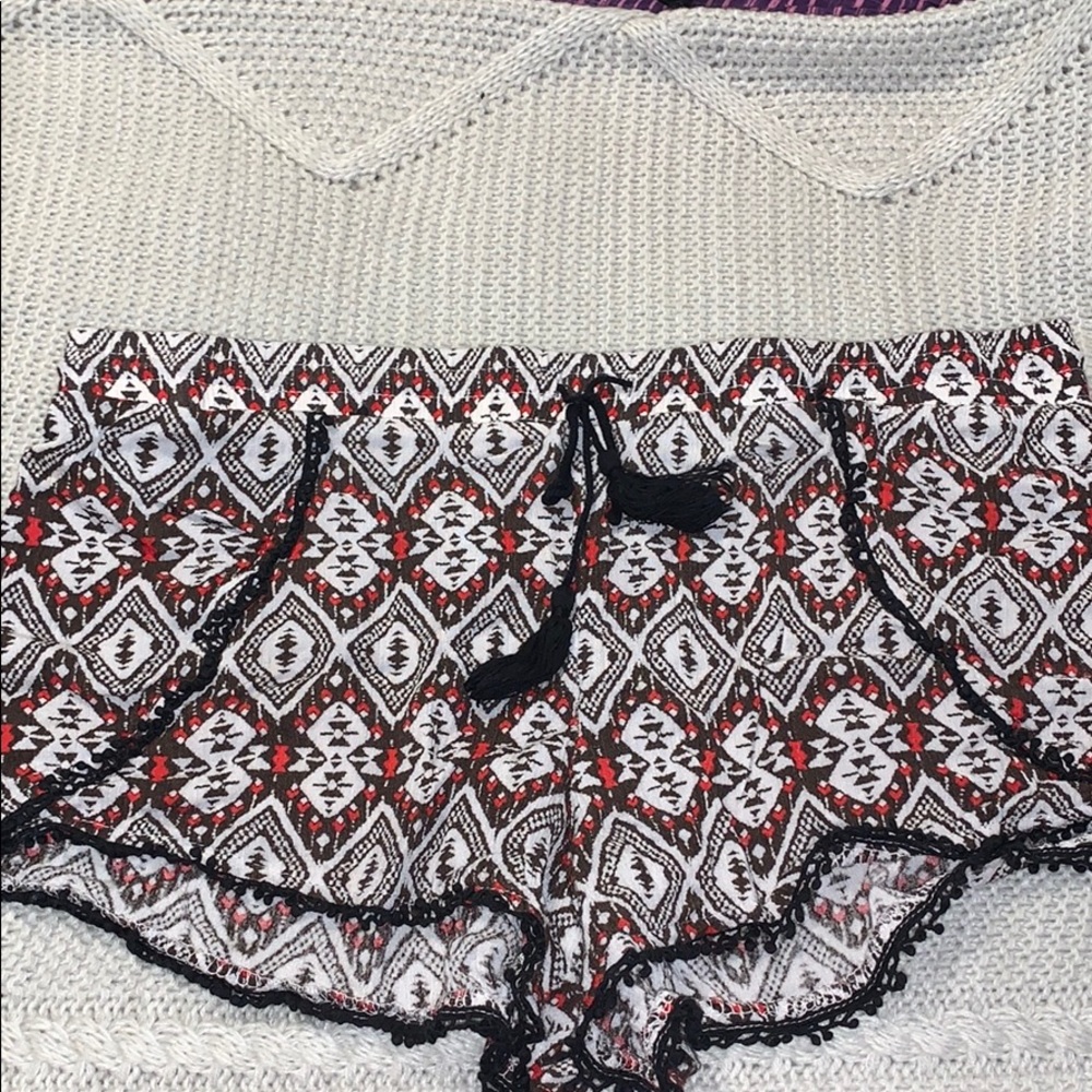 no boundaries flowy patterned shorts